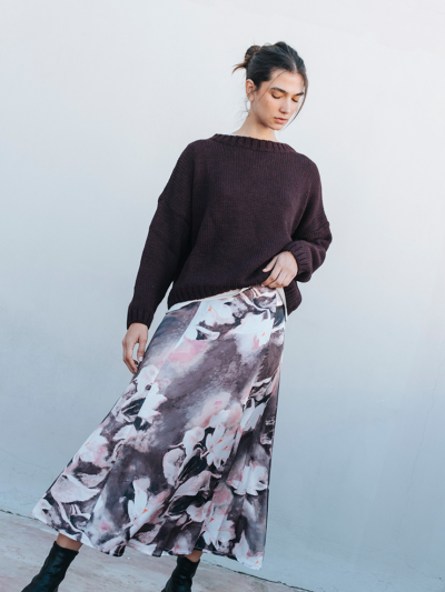 Εμπριμέ σατέν φούστα