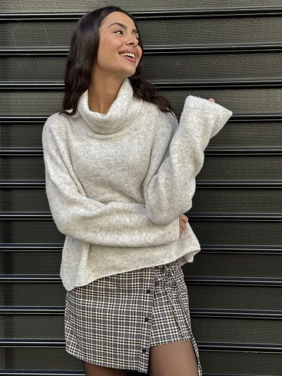 Πουλόβερ με χαλαρό ζιβάγκο